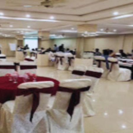 Hotel Day In Emporium Lahore Exterior foto